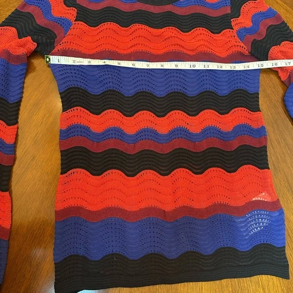 Missoni Multicolor Wave Knit Sweater – Iconic Pattern - Picture 5 of 11